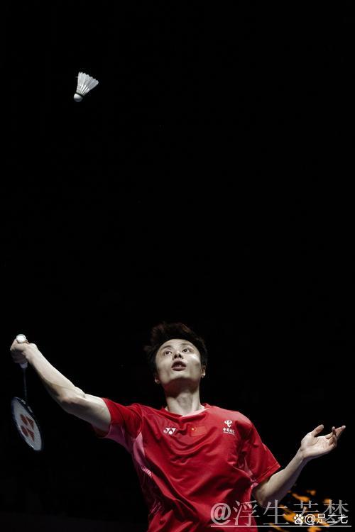 石宇奇直落两局击败王正行 闯入印尼赛男单半决赛